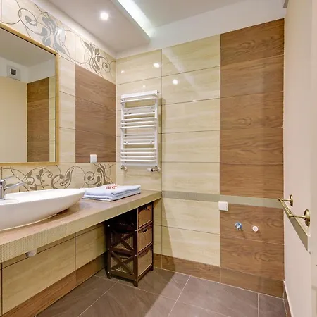 Granary Island Apartment